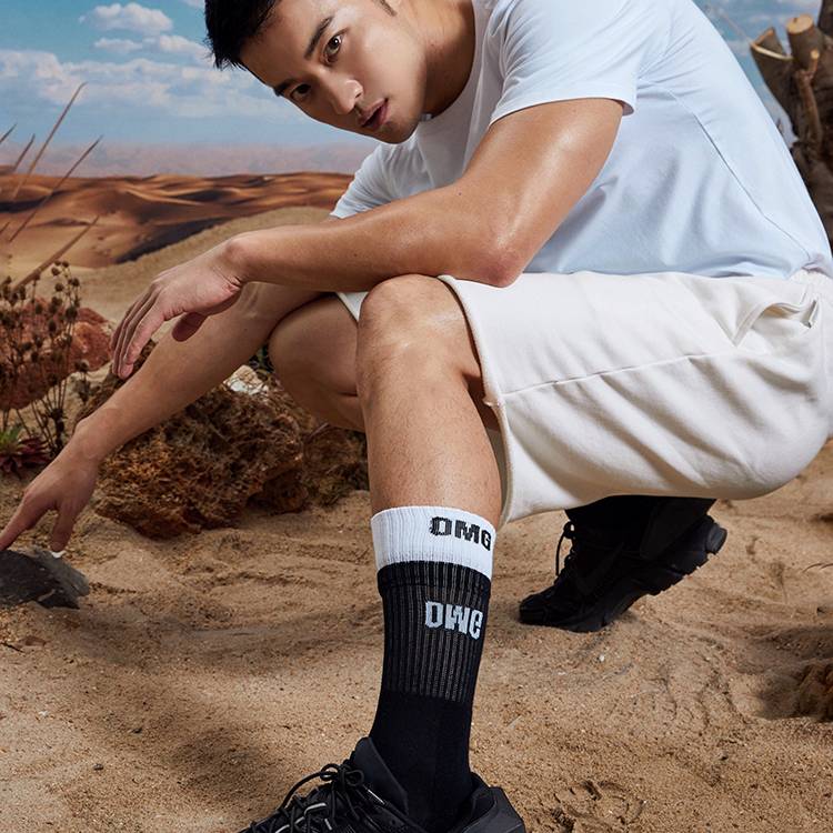 Men's mid-length socks