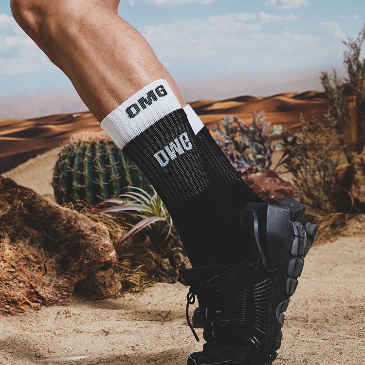 Men's mid-length socks